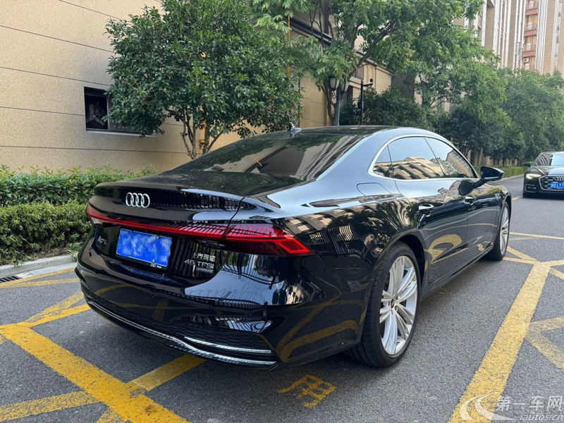 奥迪A7L 45TFSI 2024款 2.0T 自动 奢享型 (国Ⅵ) 