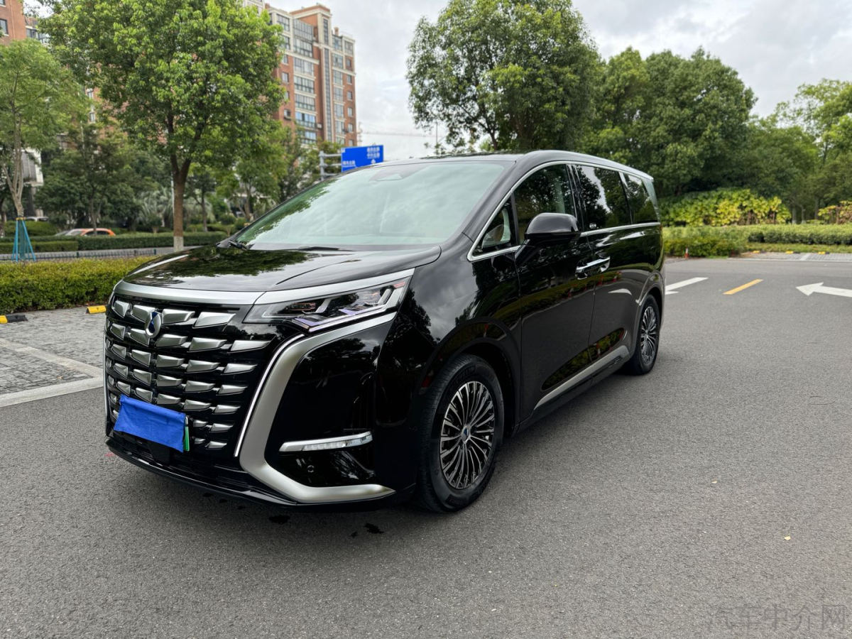 腾势D9 2022款 1.5T 自动 旗舰型 价格0万
