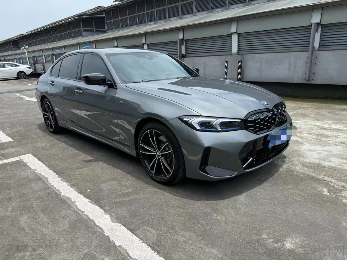 宝马3系 330Li 2024款 2.0T 自动 汽油 M运动曜夜套装 价格0万 