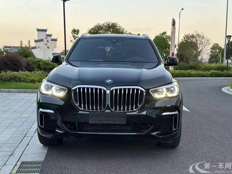 宝马X5 xDrive30Li 2023款 2.0T 自动 尊享型M运动套装 (国Ⅵ) 