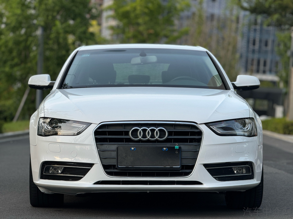 奥迪A4L 2015款 2.0T 自动 舒适型 价格0万 