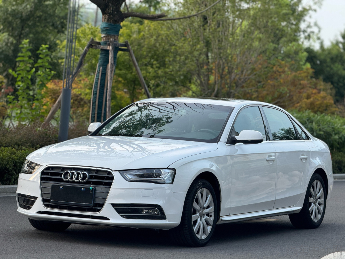 奥迪A4L 2015款 2.0T 自动 舒适型 价格0万