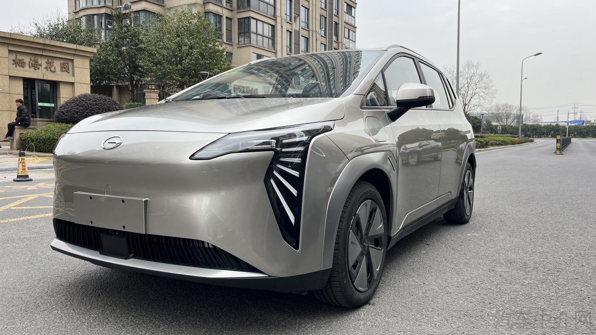 广汽埃安AION Y 2022款 0.0T 自动 80智驾版价格0万 