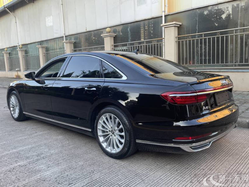 奥迪A8L 55 [进口] 2019款 3.0T 自动 汽油 豪华型 