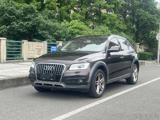 奥迪Q5 40TFSI 2.0T 自动 Plus技术型 