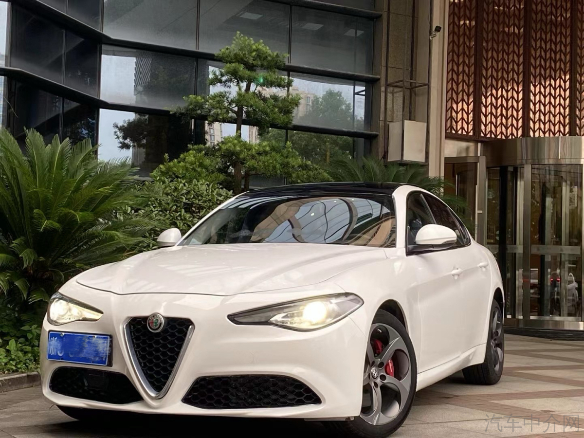 阿尔法罗密欧Giulia [进口] 2020款 2.0T 自动 豪华版价格0万