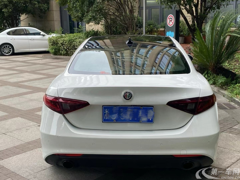 阿尔法罗密欧Giulia [进口] 2020款 2.0T 自动 豪华版 