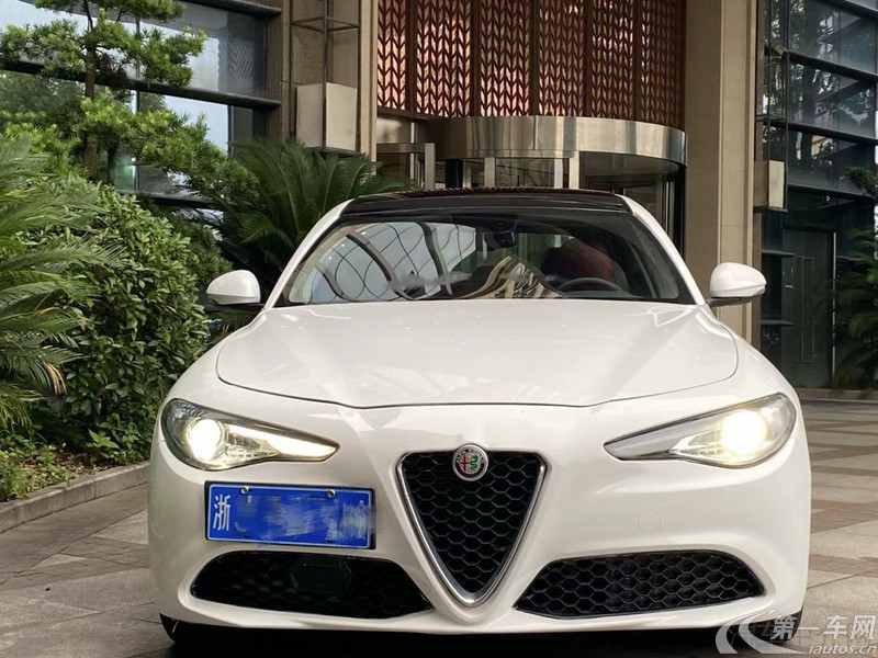 阿尔法罗密欧Giulia [进口] 2020款 2.0T 自动 豪华版 