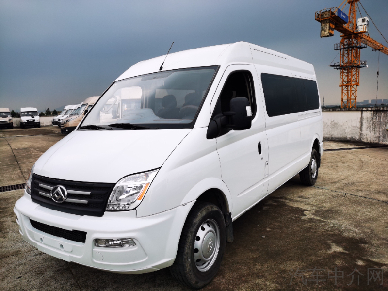 MAXUS迈克萨斯V80 2022款 2.0T 手动 长轴中顶厢式货车 价格0万