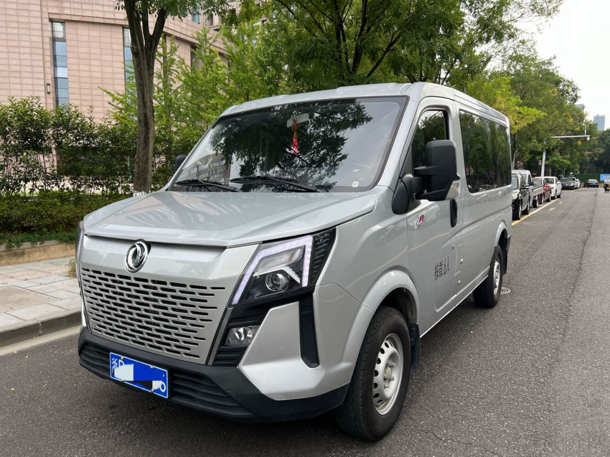 东风御风 2023款 2.0T 自动 多功能短轴中顶 价格0万