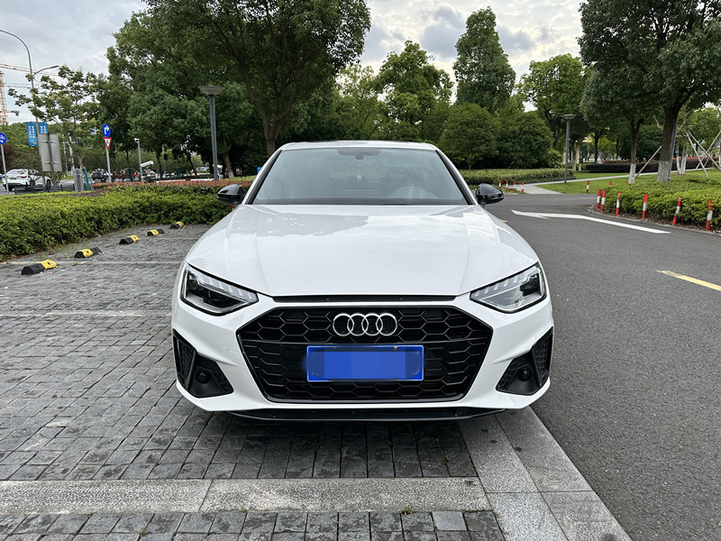 奥迪A4L 2022款 2.0T 自动 豪华动感型 价格0万