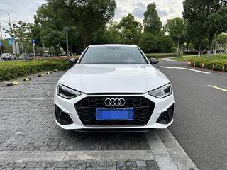 奥迪A4L 40TFSI 2.0T 自动 豪华动感型 