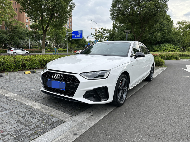 奥迪A4L 2022款 2.0T 自动 豪华动感型 价格0万 
