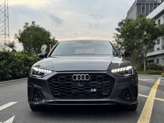 奥迪A4L 40TFSI 2.0T 自动 豪华动感型 