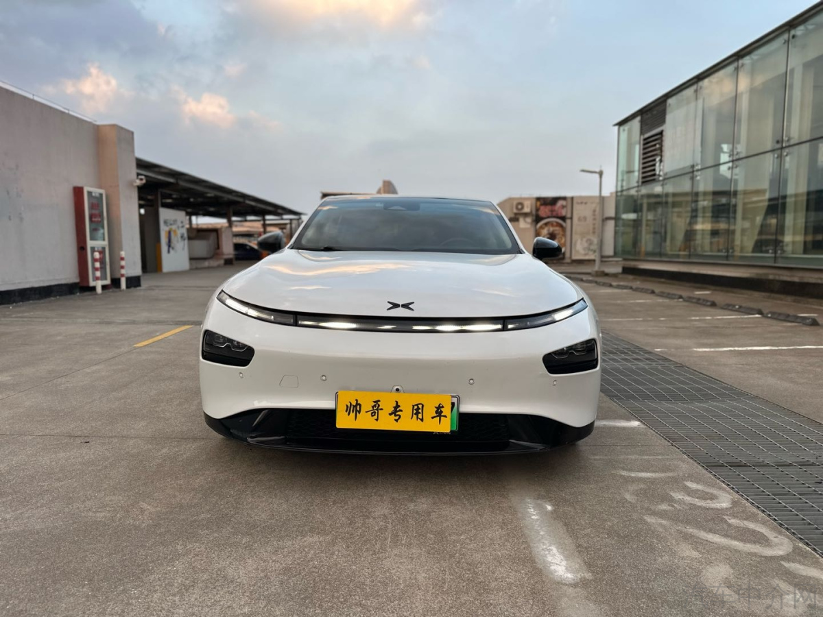 小鹏P7 2020款 自动 高性能智享版 纯电动价格0万 