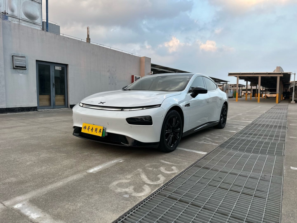小鹏P7 2020款 自动 高性能智享版 纯电动价格0万