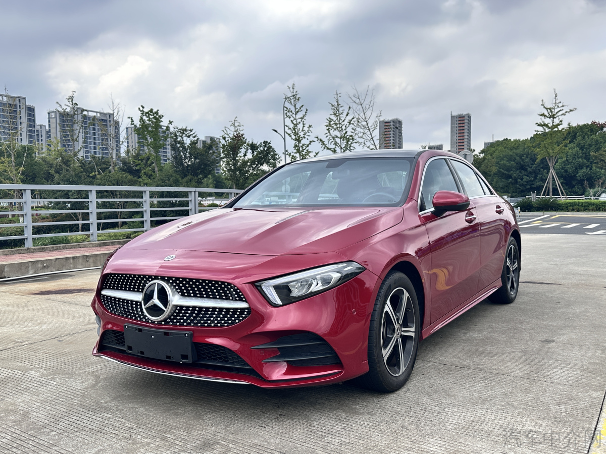 奔驰A级 A200L 2023款 1.3T 自动 运动轿车时尚版 价格0万 