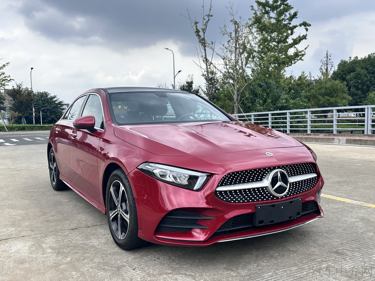 奔驰A级 A200L 2023款 1.3T 自动 运动轿车时尚版 价格0万 