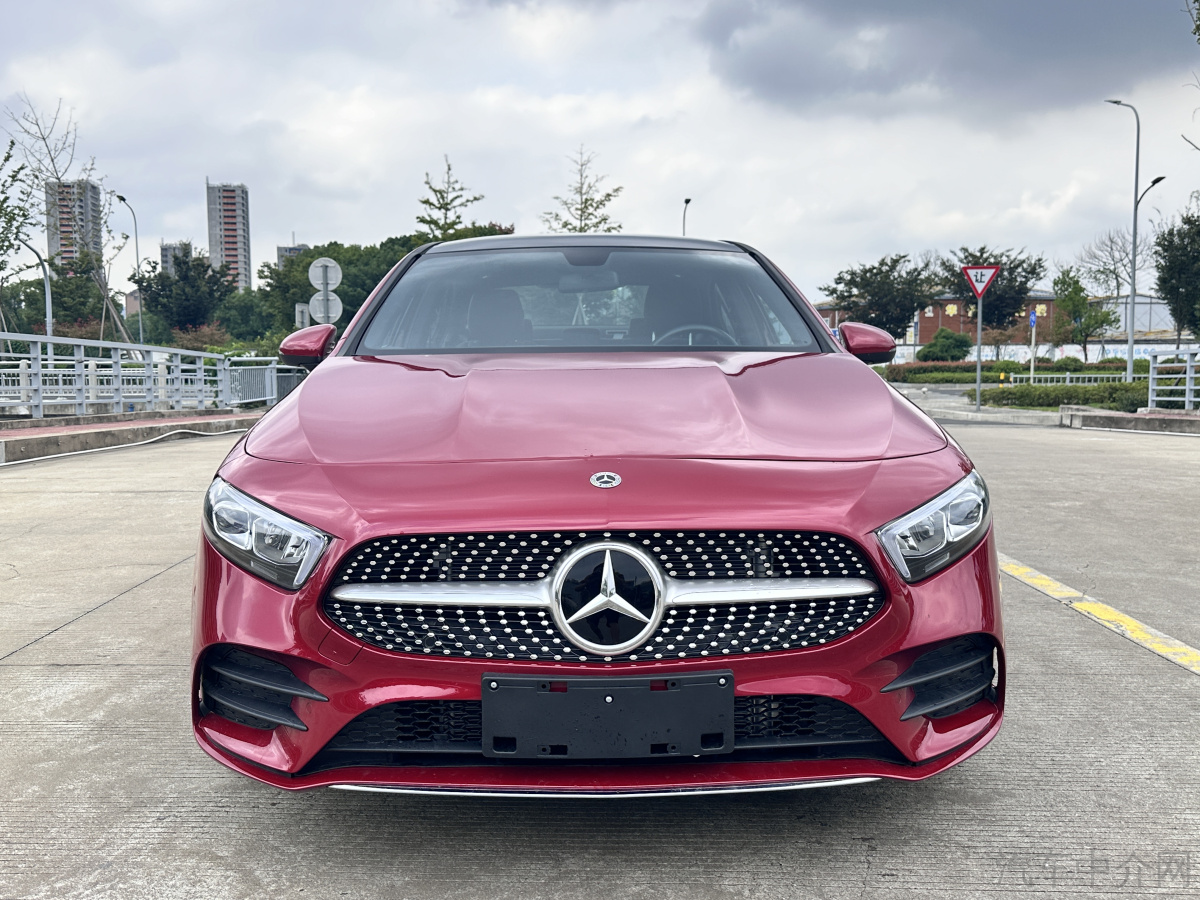 奔驰A级 A200L 2023款 1.3T 自动 运动轿车时尚版 价格0万