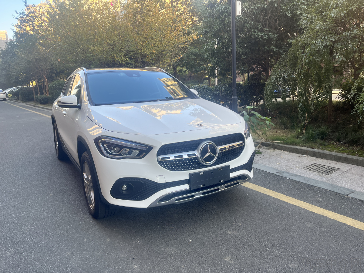 奔驰GLA 200 2023款 1.3T 自动 价格0万 