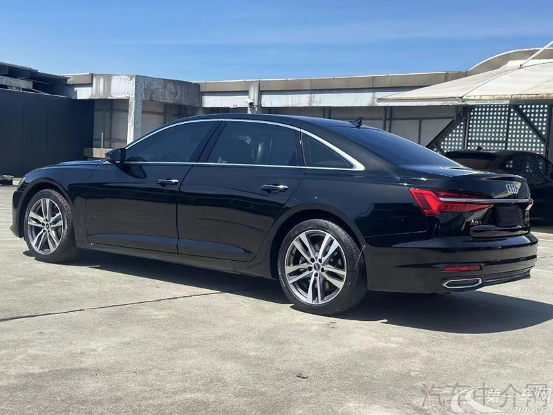 奥迪A6L 40TFSI 2022款 2.0T 自动 豪华动感型 (国Ⅵ) 