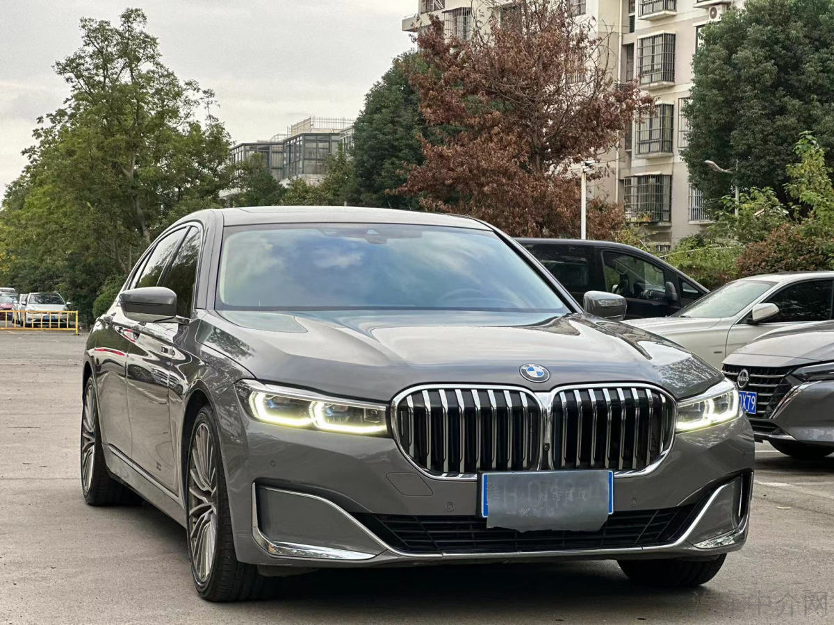 宝马7系 740Li [进口] 2022款 3.0T 自动 汽油 尊享型豪华套装价格0万 