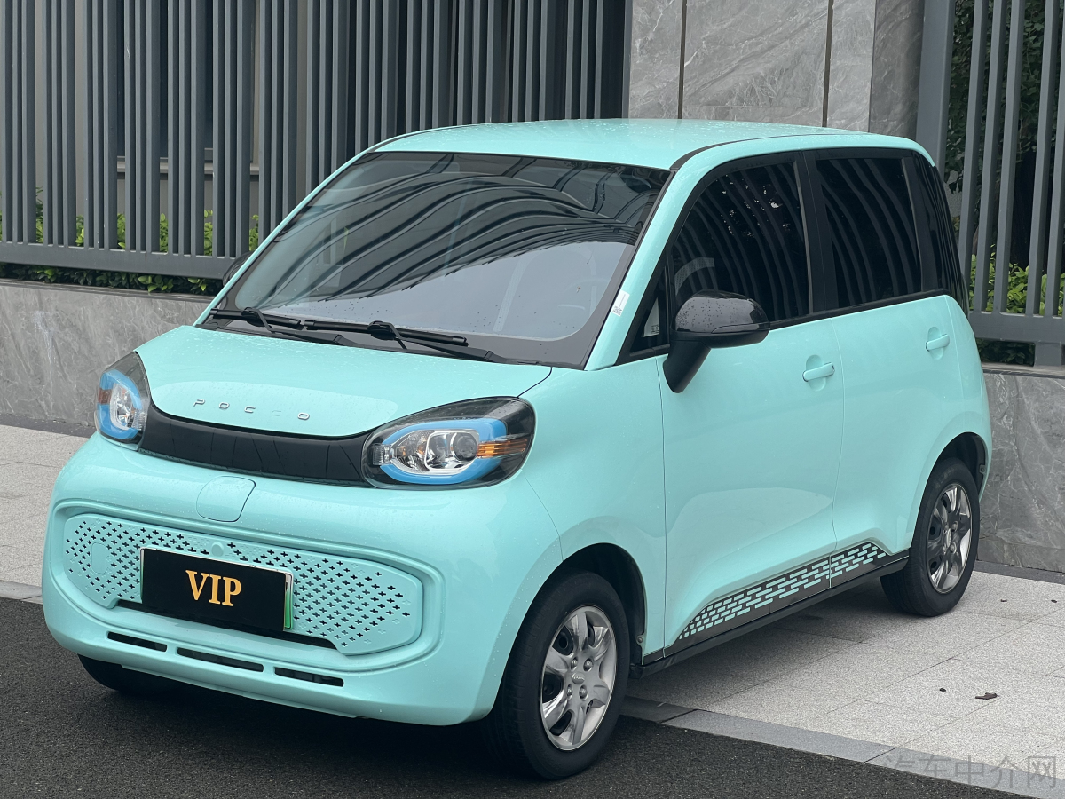 五菱宏光MINI EV 2022款 自动 夹心款170km三元锂 纯电动价格0万