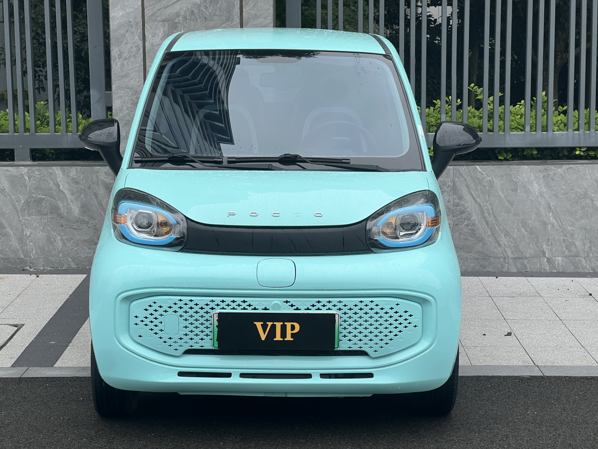 五菱宏光MINI EV 2022款 自动 夹心款170km三元锂 纯电动价格0万 