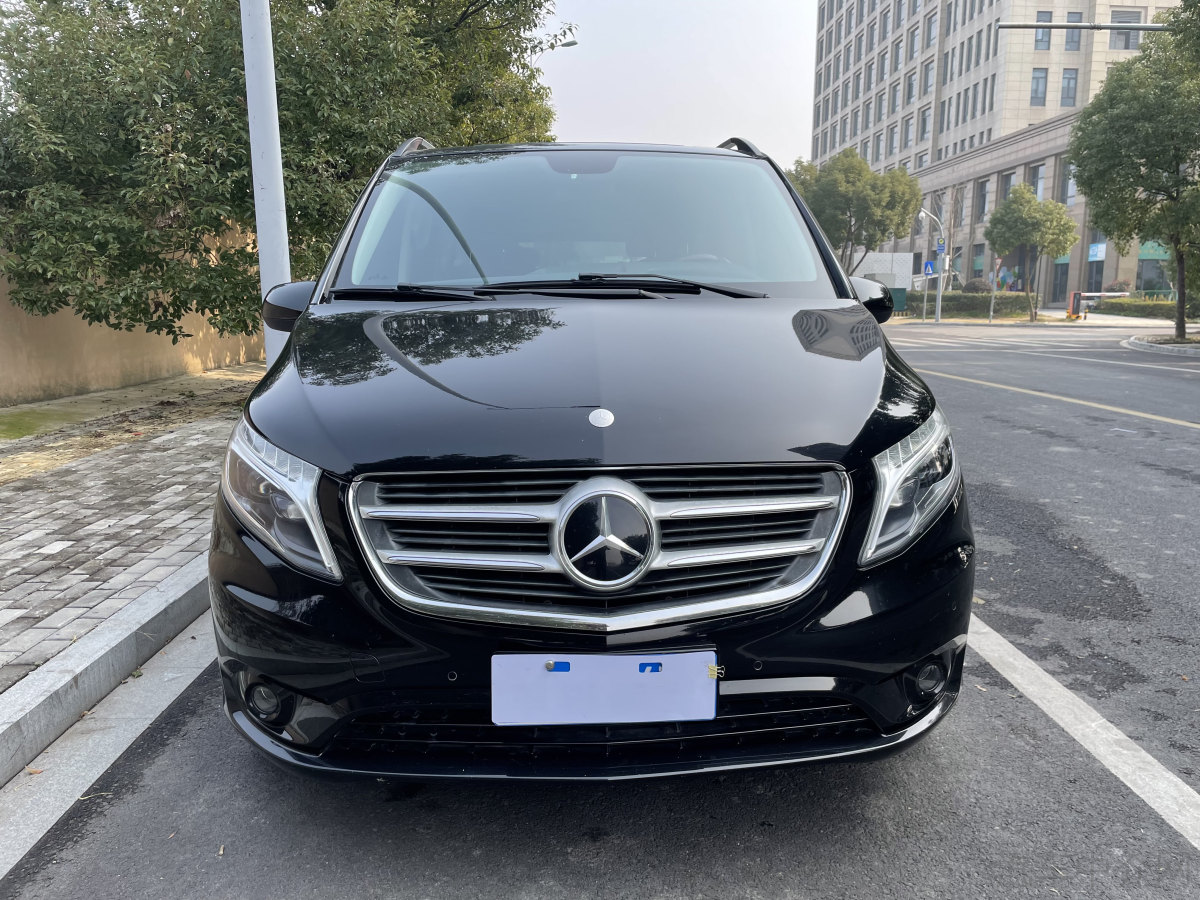 奔驰威霆 2018款 2.0T 自动 9座 汽油 精英版 价格0万 