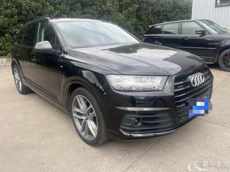 奥迪Q7 45 [进口] 2018款 3.0T 自动 尊贵型 