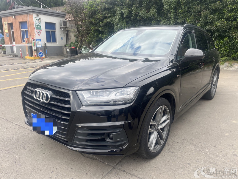 奥迪Q7 45 [进口] 2018款 3.0T 自动 尊贵型 