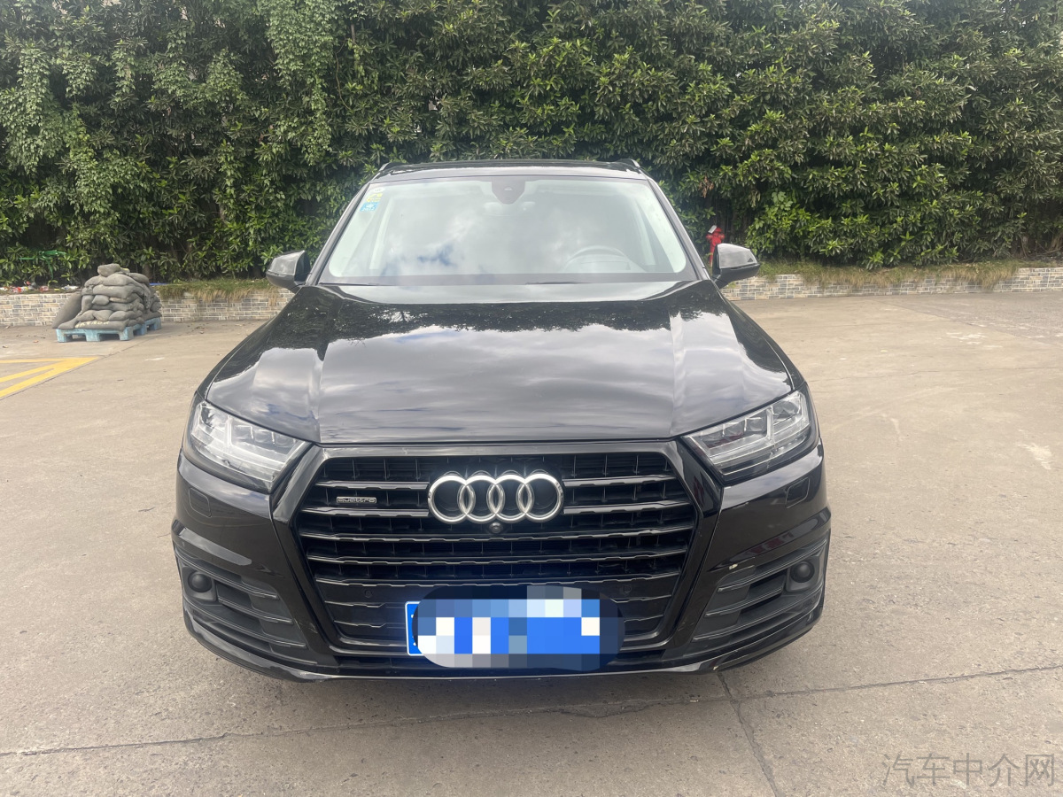 奥迪Q7 45 [进口] 2018款 3.0T 自动 尊贵型价格0万 