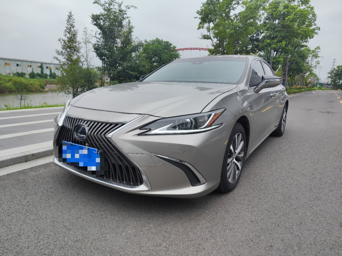 雷克萨斯ES 300h [进口] 2020款 2.5L 自动 卓越版价格0万