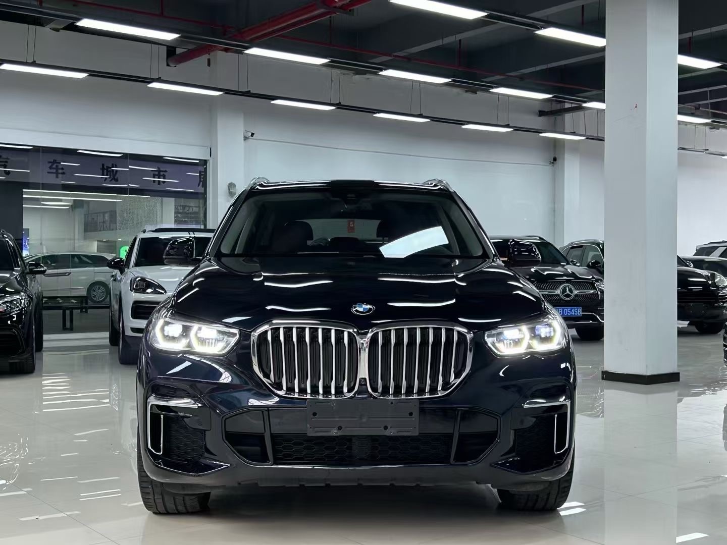 宝马X5 xDrive30Li 2022款 2.0T 自动 尊享型M运动套装 价格0万 
