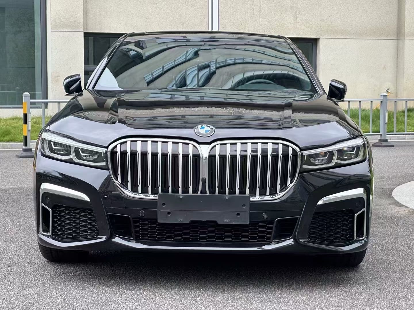 宝马7系 730Li [进口] 2019款 2.0T 自动 汽油 豪华套装价格0万 
