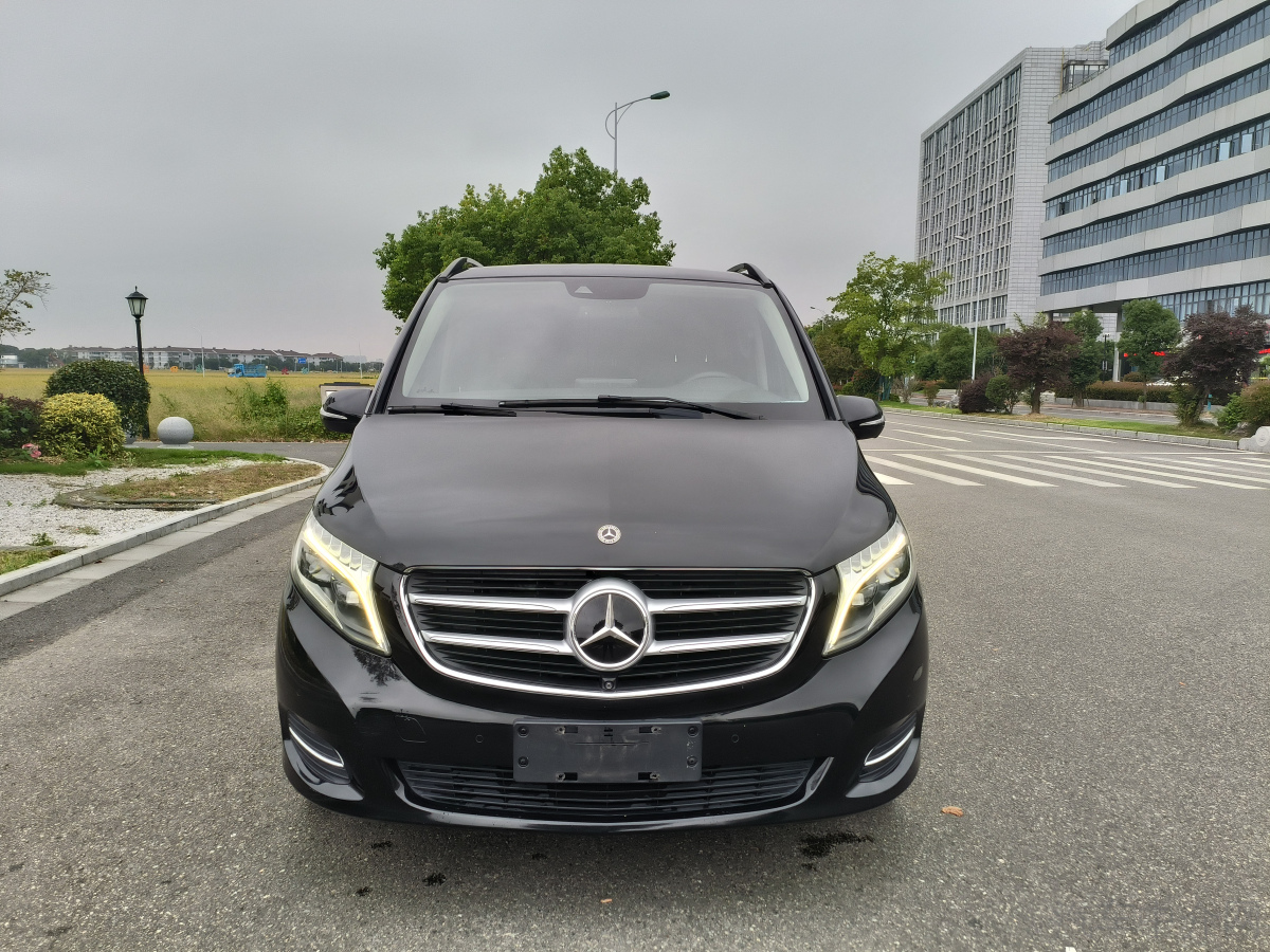 奔驰V级 2017款 2.0T 自动 V260L尊贵加长版 价格0万 
