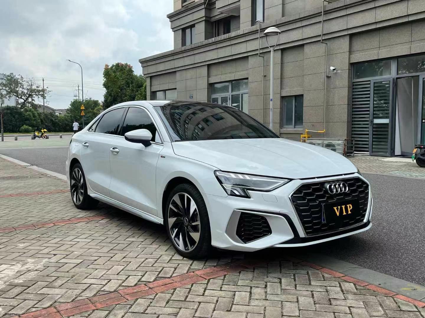 奥迪Q5L 40TFSI 2021款 2.0T 自动 豪华动感型 价格0万 