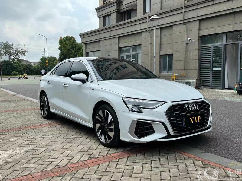 奥迪Q5L 40TFSI 2021款 2.0T 自动 豪华动感型 (国Ⅵ) 