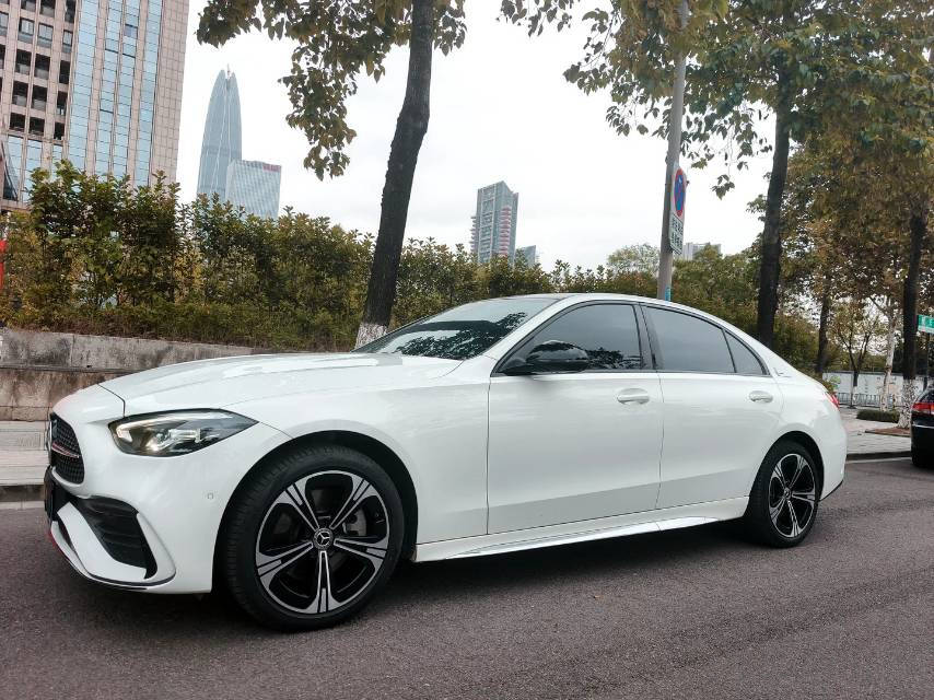 奔驰C级 C260L 2022款 1.5T 自动 皓夜运动版 价格0万 