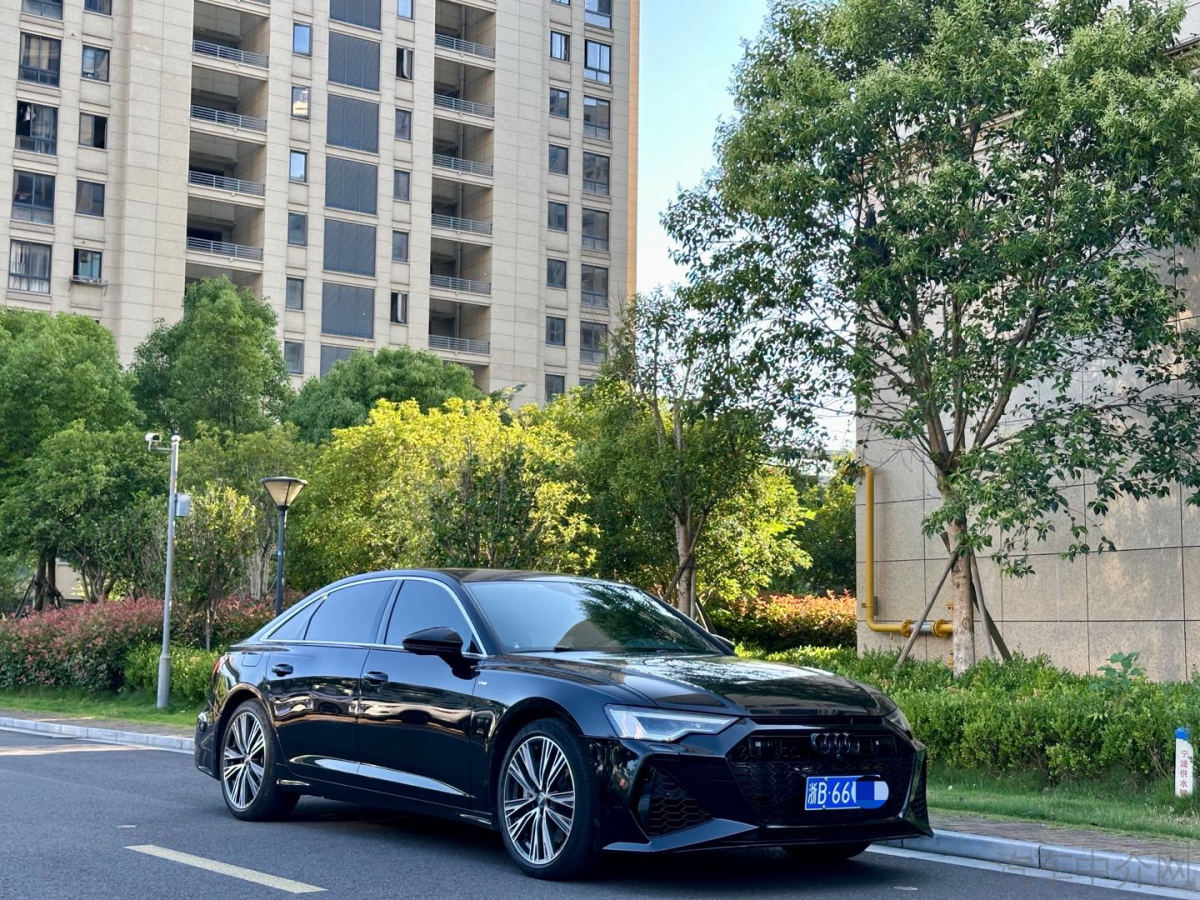 奥迪A6L 55TFSI 2021款 3.0T 自动 尊享动感型 价格0万 