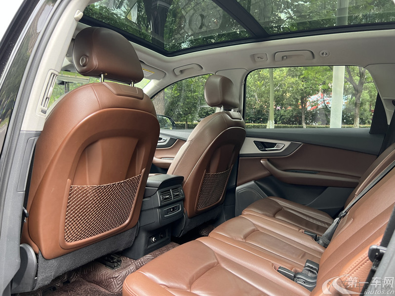 奥迪Q7 55 [进口] 2019款 3.0T 自动 S-Line运动型 