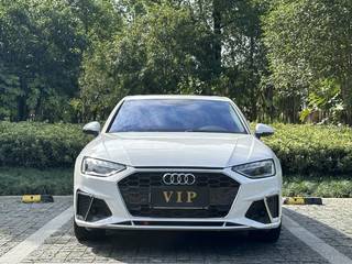 奥迪A4L 40TFSI 2.0T 自动 时尚致雅型 