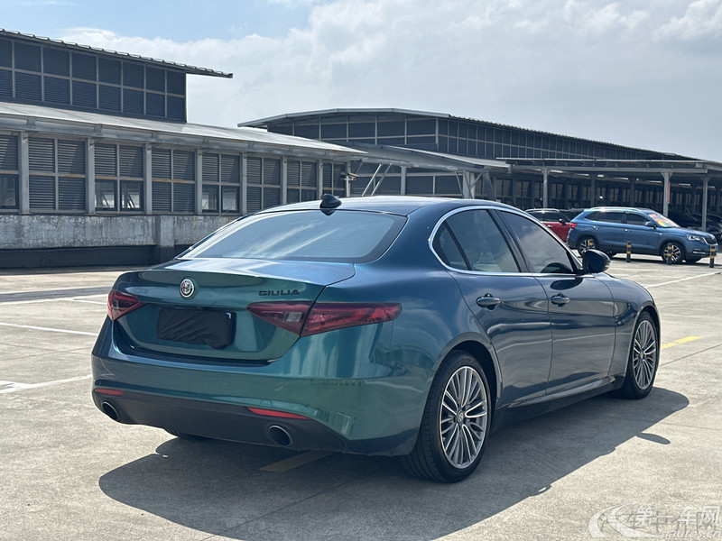 阿尔法罗密欧Giulia [进口] 2018款 2.0T 自动 豪华碳纤维限量版 