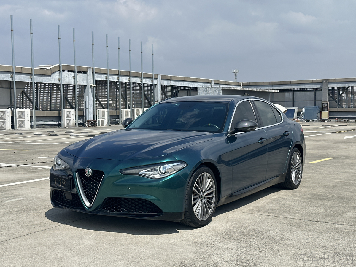 阿尔法罗密欧Giulia [进口] 2018款 2.0T 自动 豪华碳纤维限量版价格0万