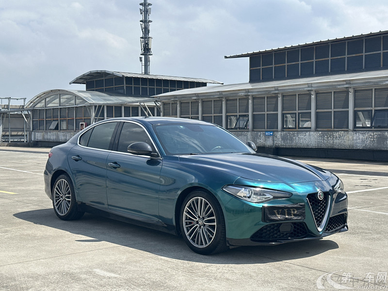 阿尔法罗密欧Giulia [进口] 2018款 2.0T 自动 豪华碳纤维限量版 