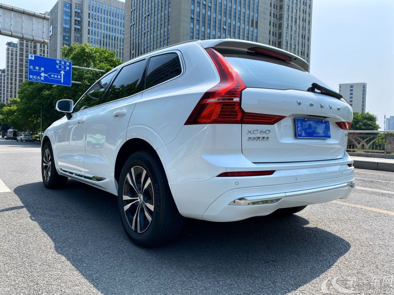 沃尔沃XC60 B5 2022款 2.0T 自动 智逸豪华版 (国Ⅵ) 