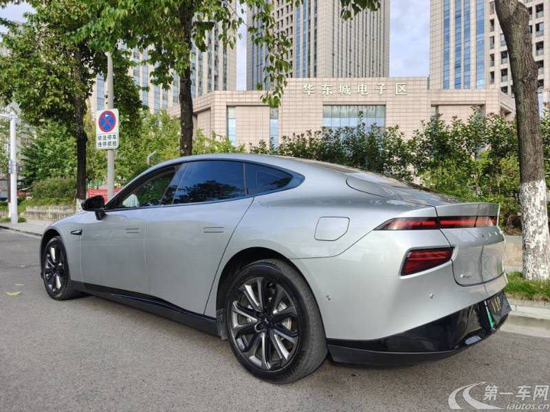 小鹏P7 2022款 自动 670E+ 纯电动 