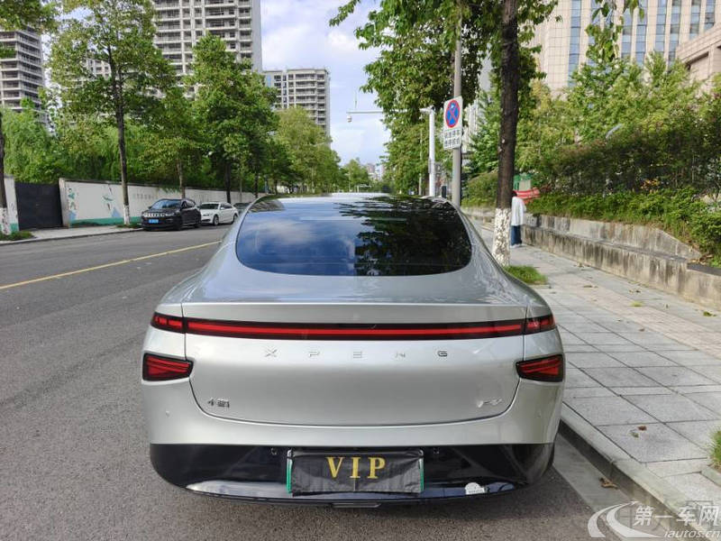 小鹏P7 2022款 自动 670E+ 纯电动 