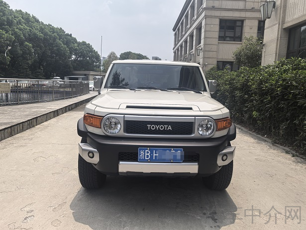 丰田FJ酷路泽 [进口] 2023款 4.0L 自动 四驱 FINAL终结版中东规版平行进口价格0万 