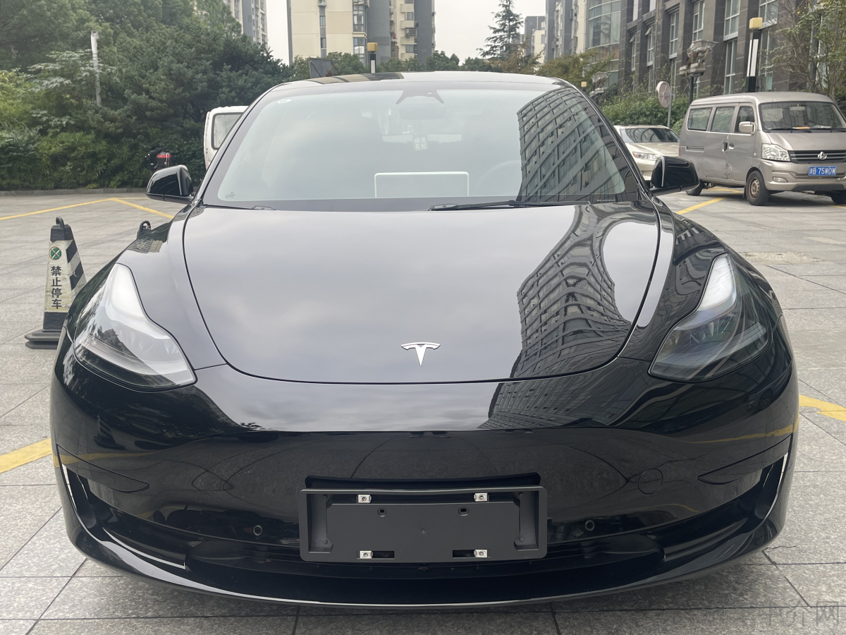 特斯拉MODEL 3 2021款 自动 改款标准续航升级版 纯电动价格0万 